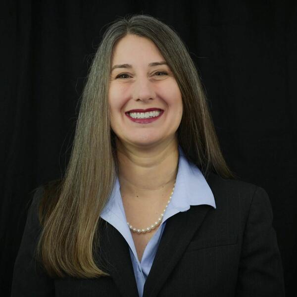 Headshot of Kelly Schultz